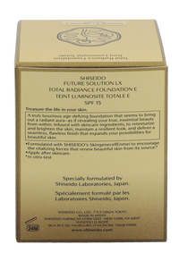 Shiseido Future Solution LX Total Radiance Foundation SPF15
